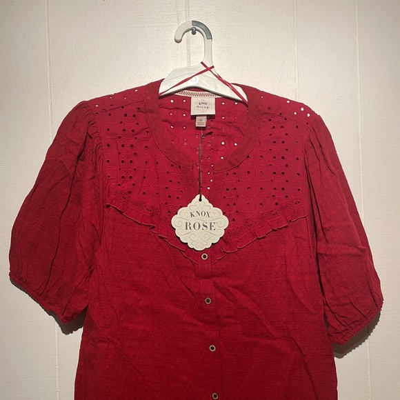 Red Knox Rose Women’s Short Sleeve - Picture 3 of 4
